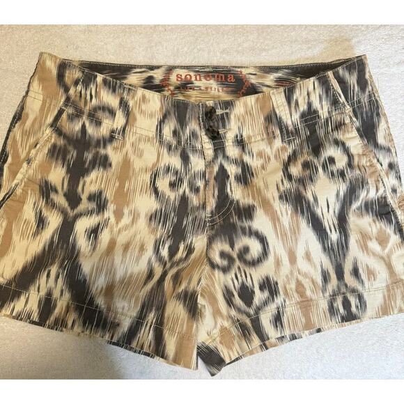 Sonoma 6 grey, tan and white mid rise shorts. - Picture 10 of 10